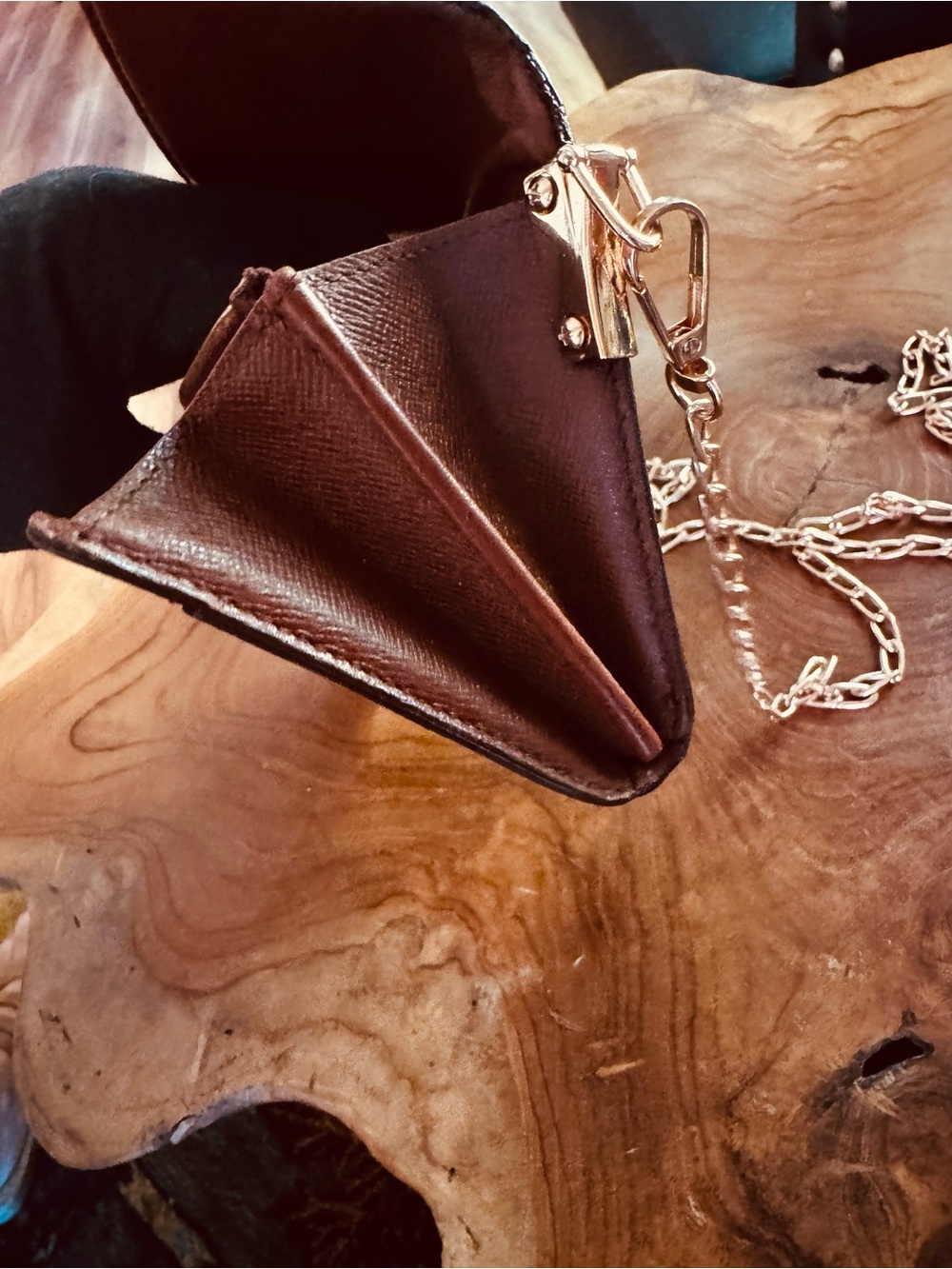 Just in 🔥 Louis Vuitton Sarah wallet vintage converted Crossbody - Picture 12 of 16